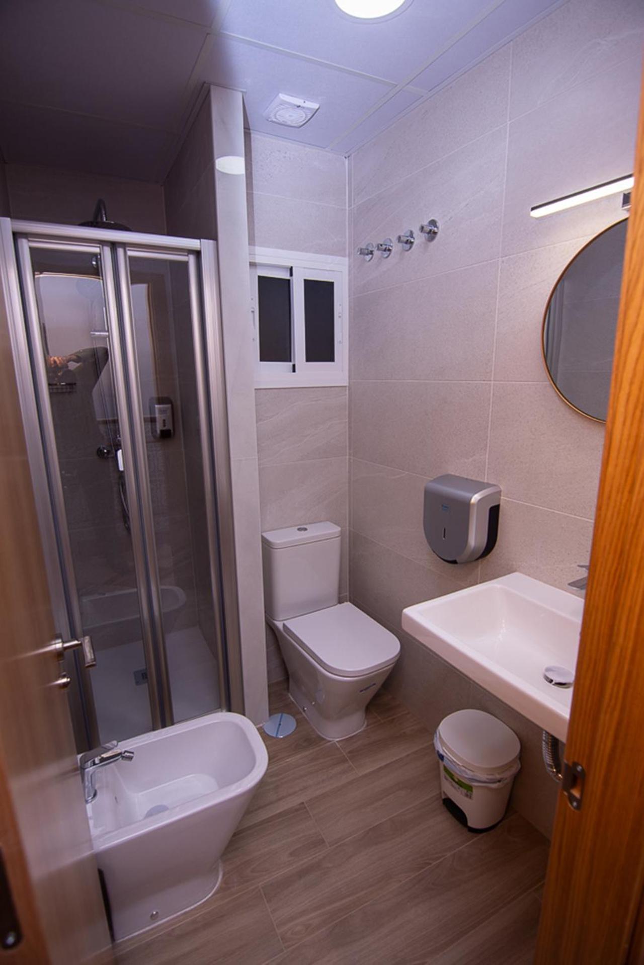 Hostal Guillot Torremolinos Exterior foto