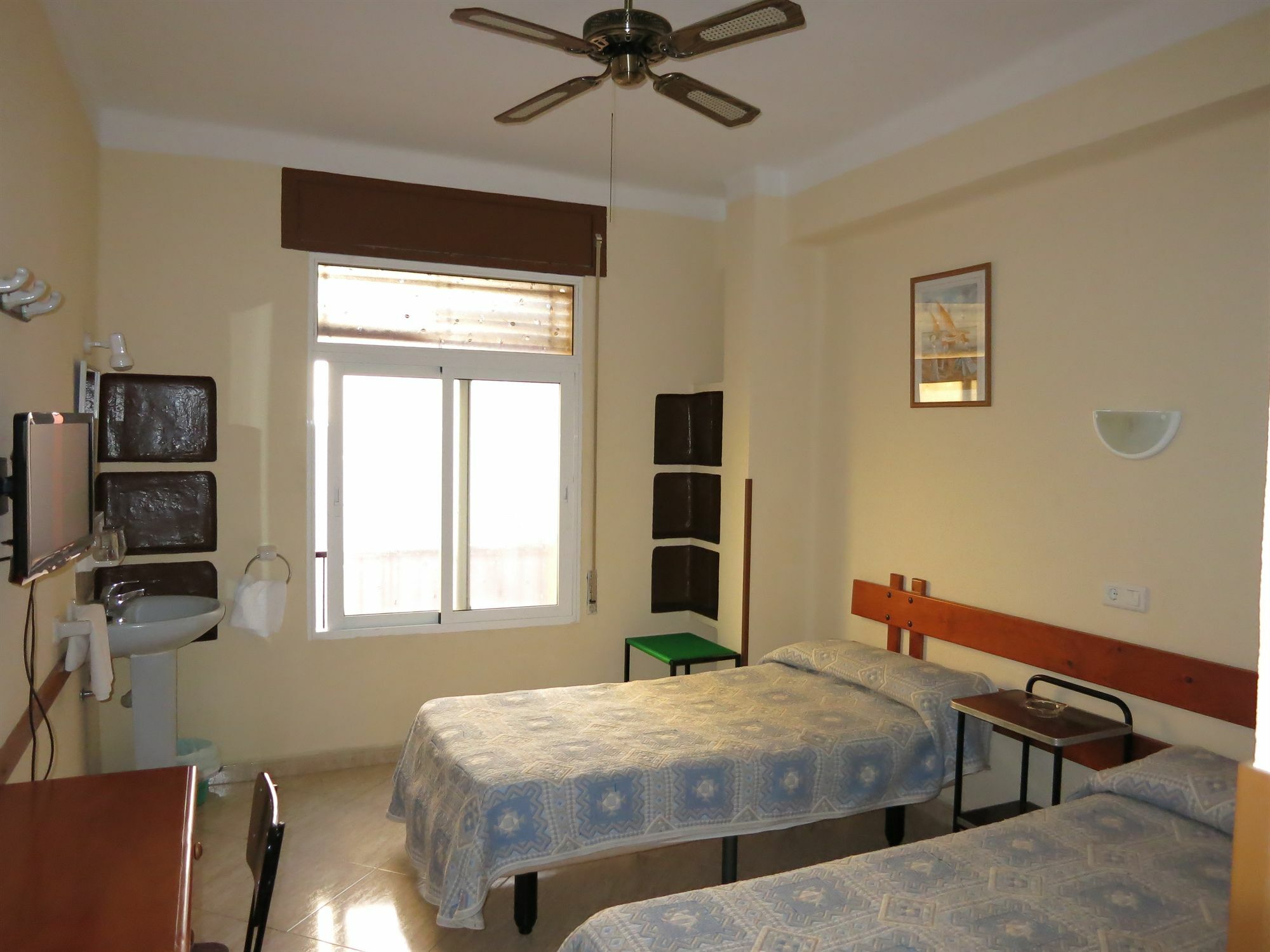 Hostal Guillot Torremolinos Exterior foto